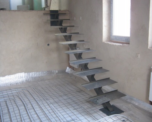 стальной каркас лестницы